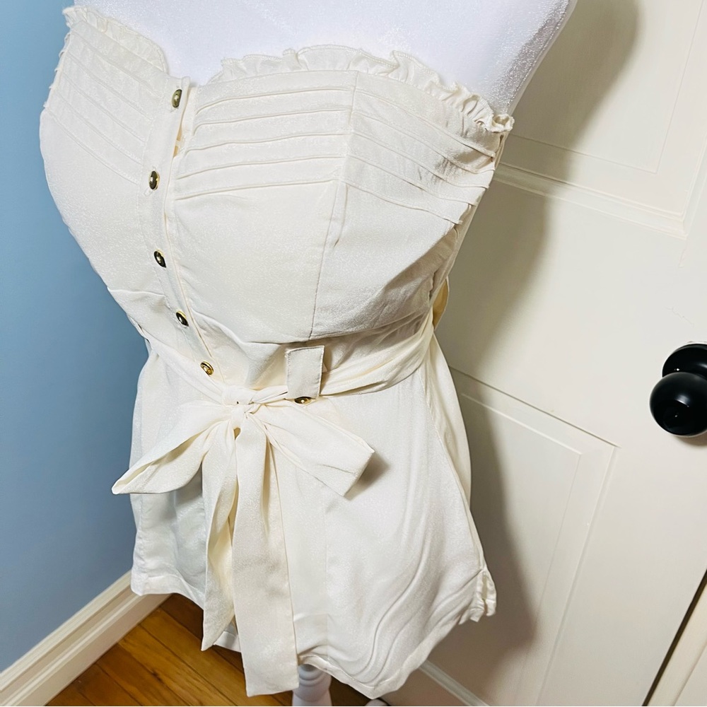 Mandee size med strapless cream colored top